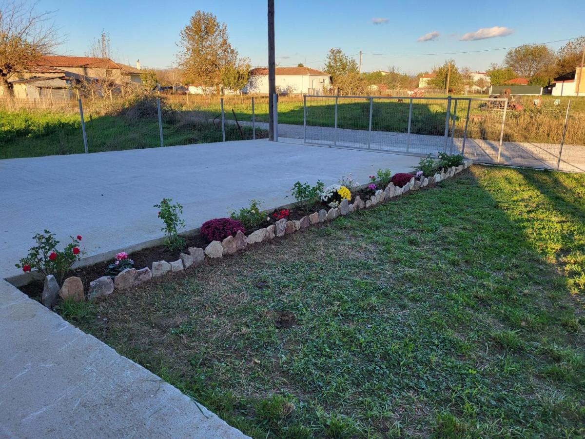 Countryside Apartments First Floor Trikala  Bagian luar foto
