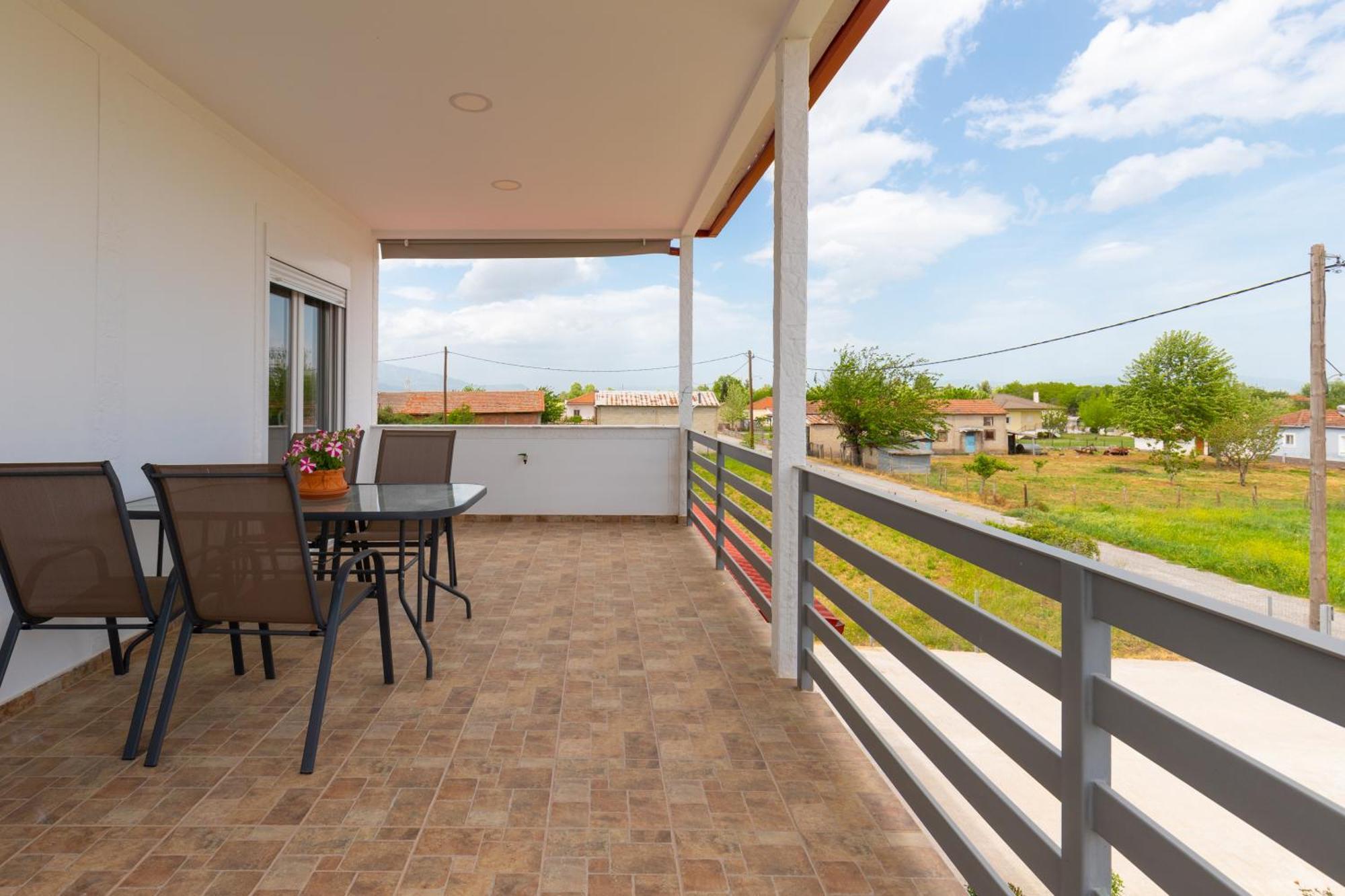 Countryside Apartments First Floor Trikala  Bagian luar foto